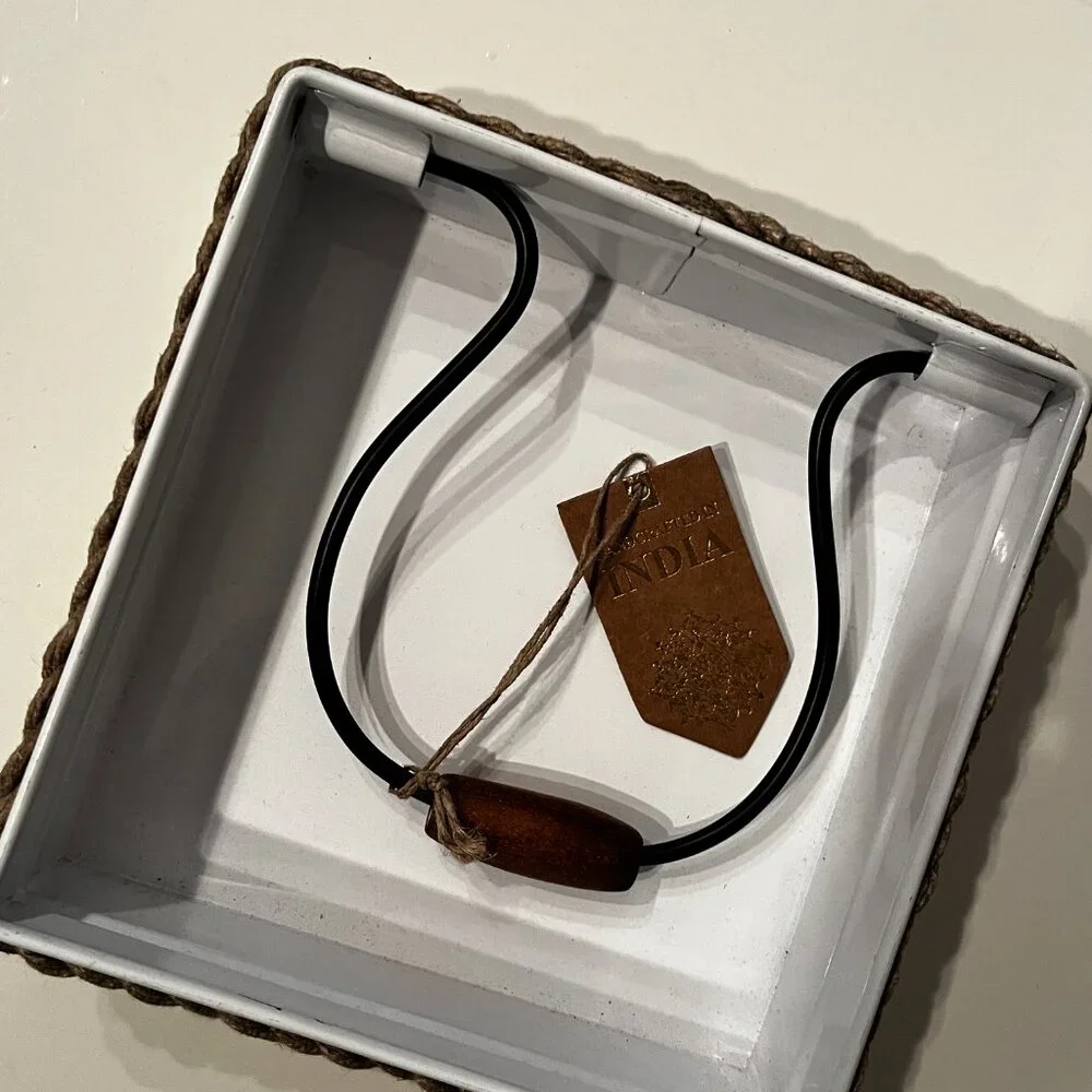 Napkin Holder - Metal White Napkin Holder -Rustic Themed -‎ new